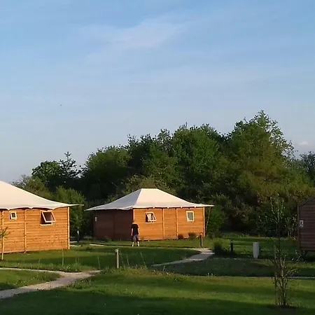 Camping Chambord Mont-pres-Chambord Exterior photo